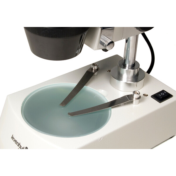 Microscope stéréoscopique Levenhuk 3ST 20-40x Halogen