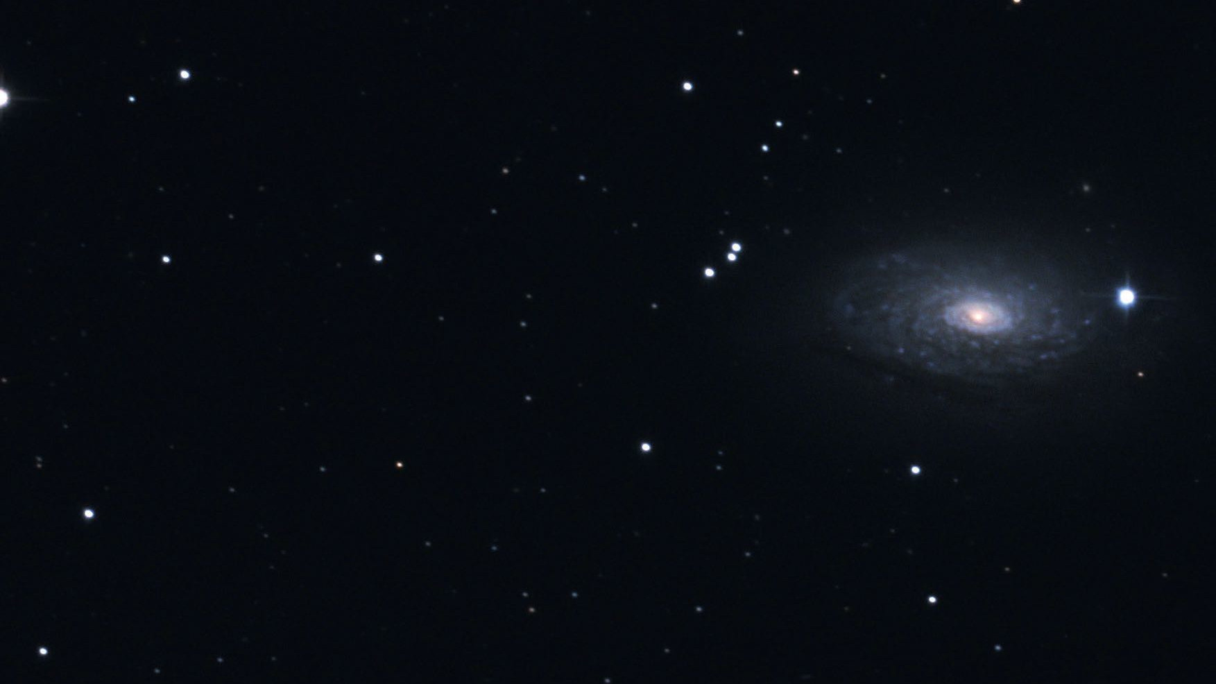 Dans les jumelles, presque une étoile double :
sur les photos, la nature de la galaxie M 63 devient claire.
Marcus Degenkolbe