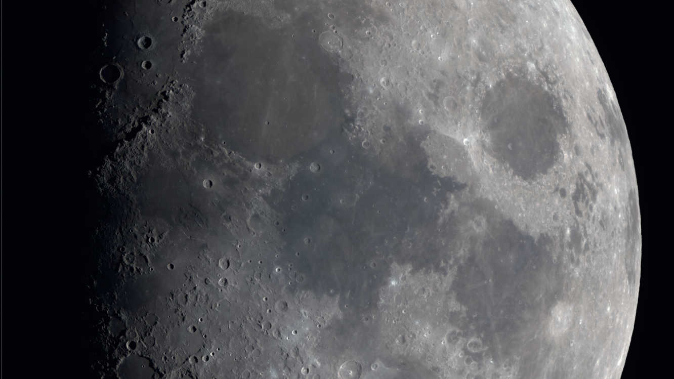 Mers lunaires, cratères et montagnes... La Lune offre de fantastiques paysages. Mario Weigand