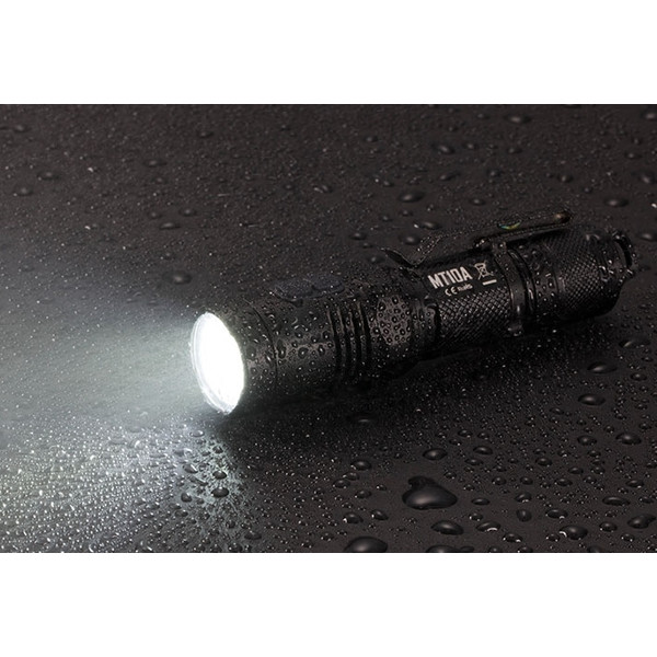 Nitecore Lampe de poche MT10A