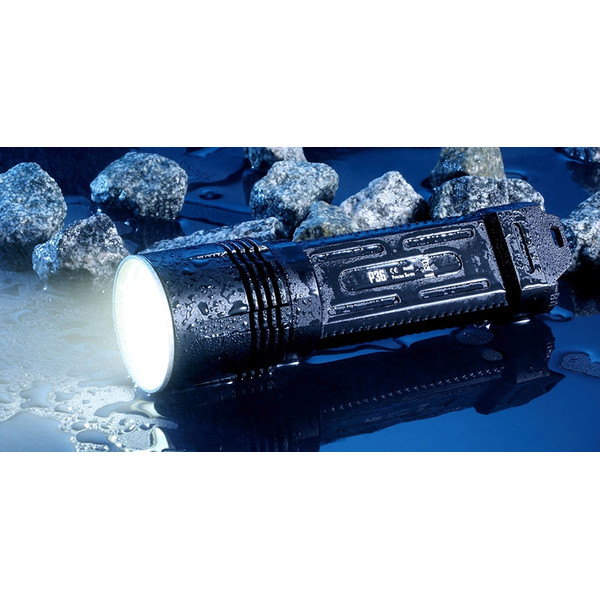 Nitecore Lampe torche P36