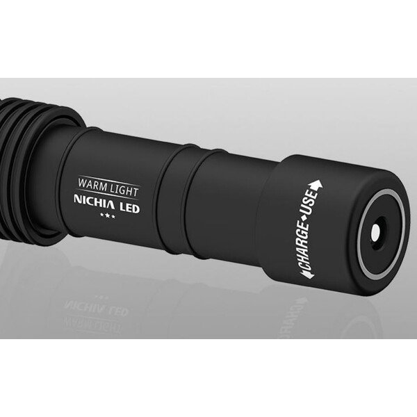 Armytek Wizard Pro Nichia Magnetlampe (warmes Licht)