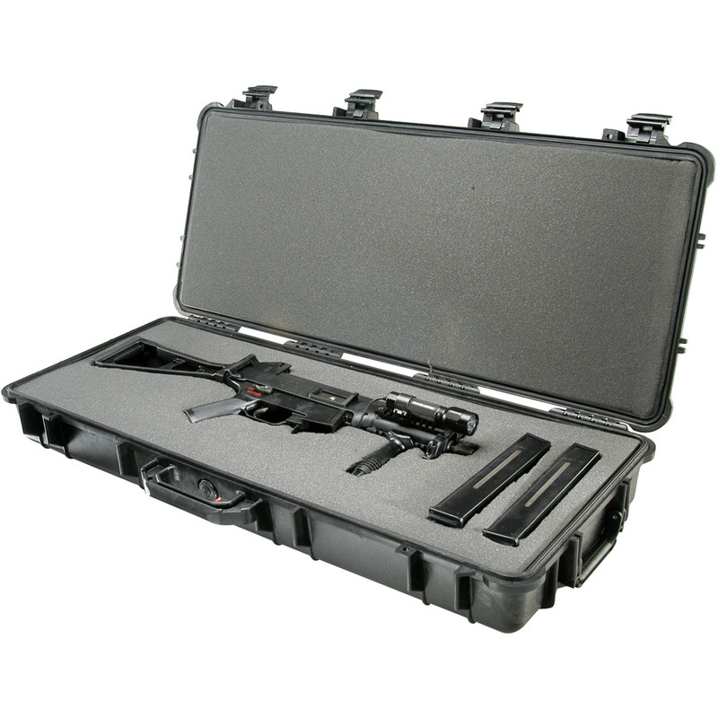 PELI Valise M1700 noire sur roulettes, avec mousse