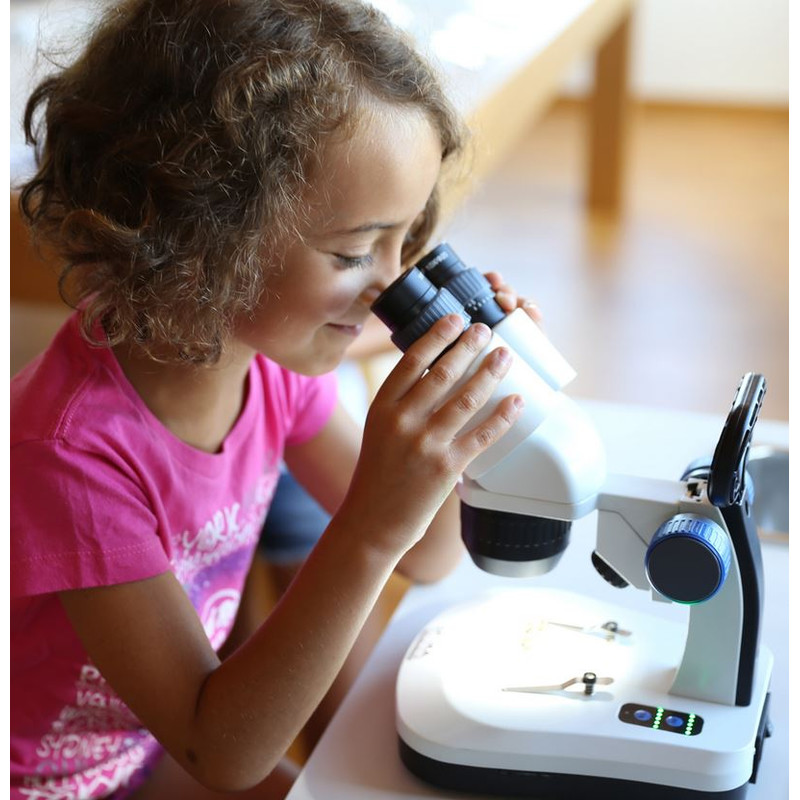 Kit de Microscope enfant Bresser avec 33 pièces