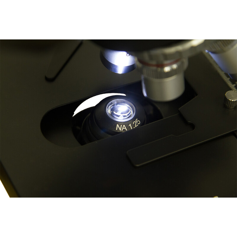Microscope stéréoscopique Levenhuk 740T Trino 40-2000x LED
